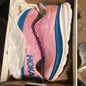 Women’s Hoka Clifton 9 size 6.5 D
New in box